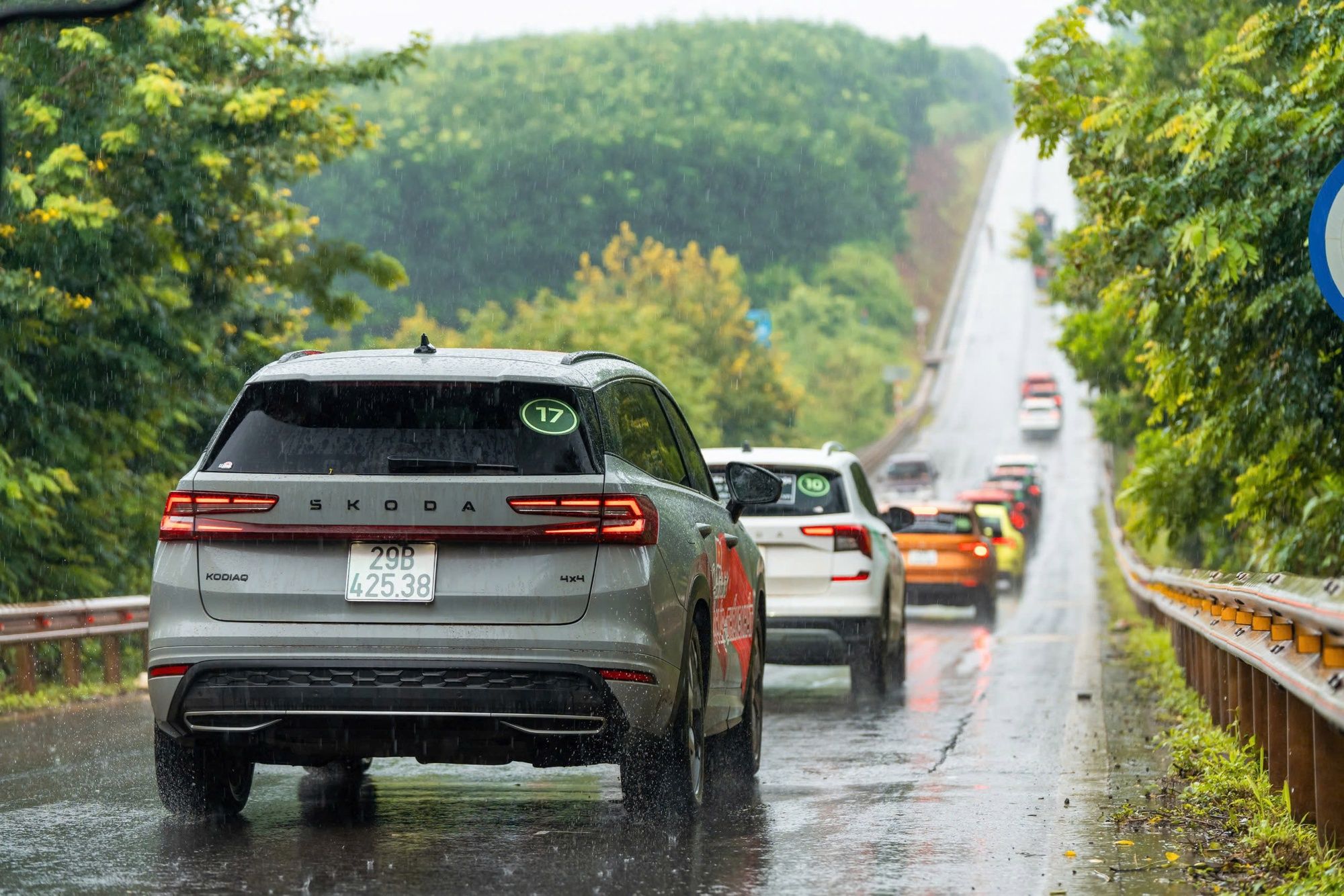 Chiếc Skoda Kodiaq Sportline ở vị trí chốt đoàn