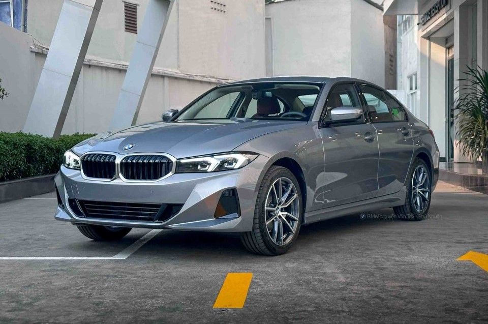 BMW 3 Series 320i Sport Line 2026 - 1